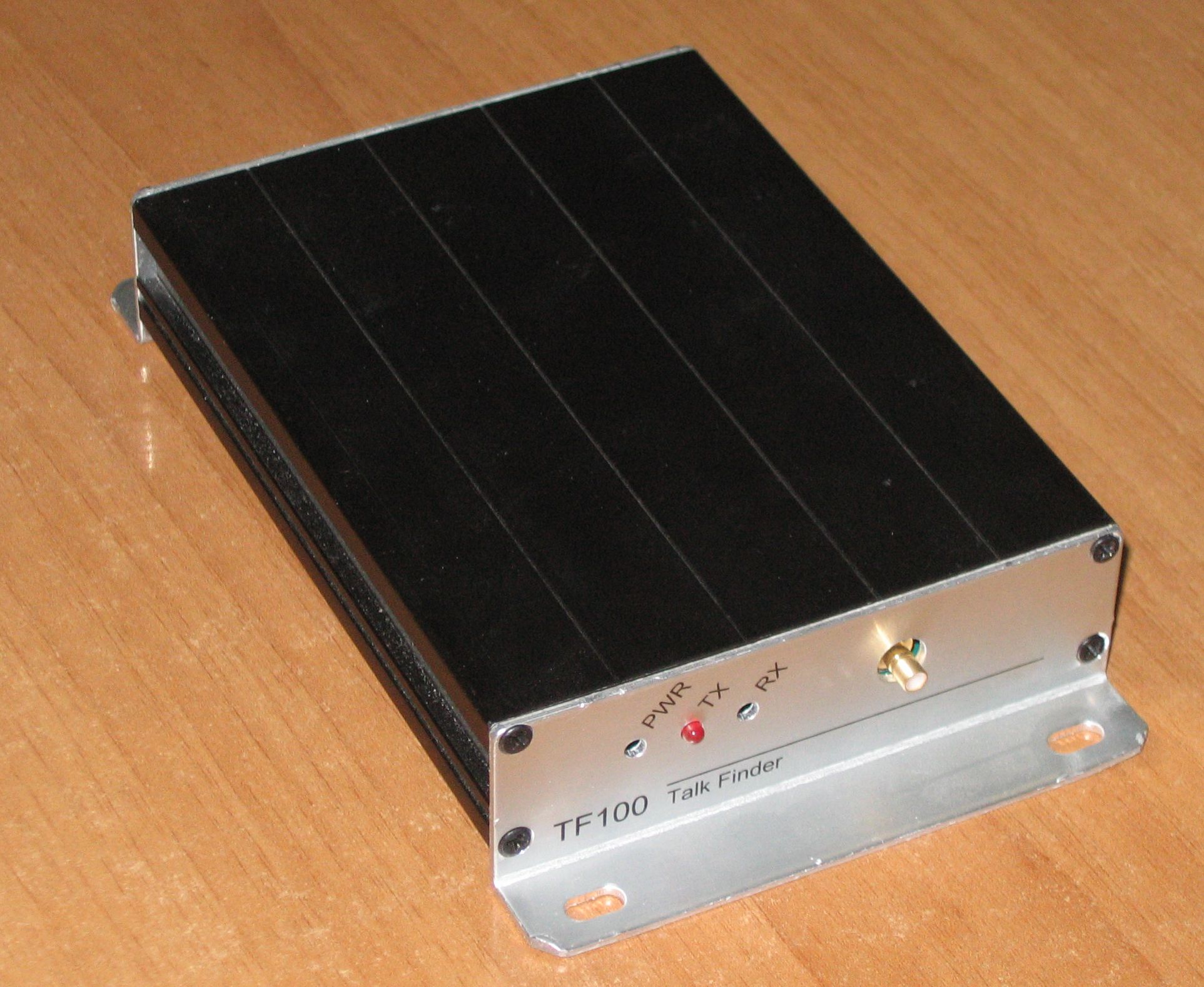 Aluminum cases for electronic instruments